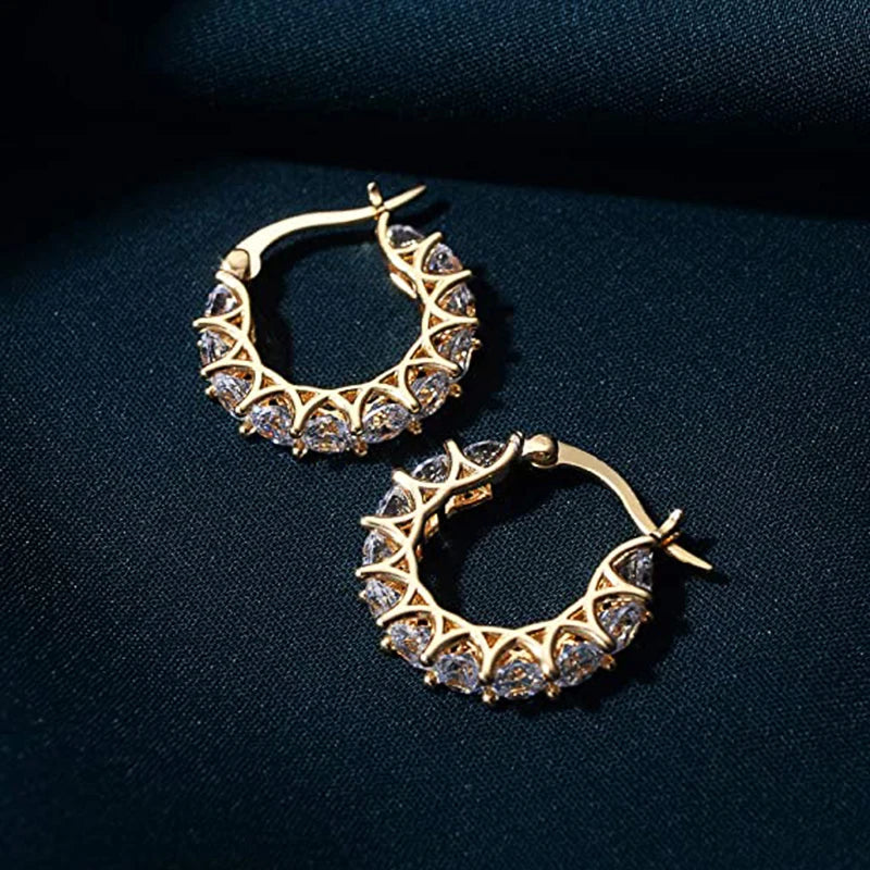 Brincos de Argola Huitan Full Paved com Cristais CZ para Mulheres Acessórios Deslumbrantes para Festas de Casamento Joias Delicadas para Presentes de Aniversário
