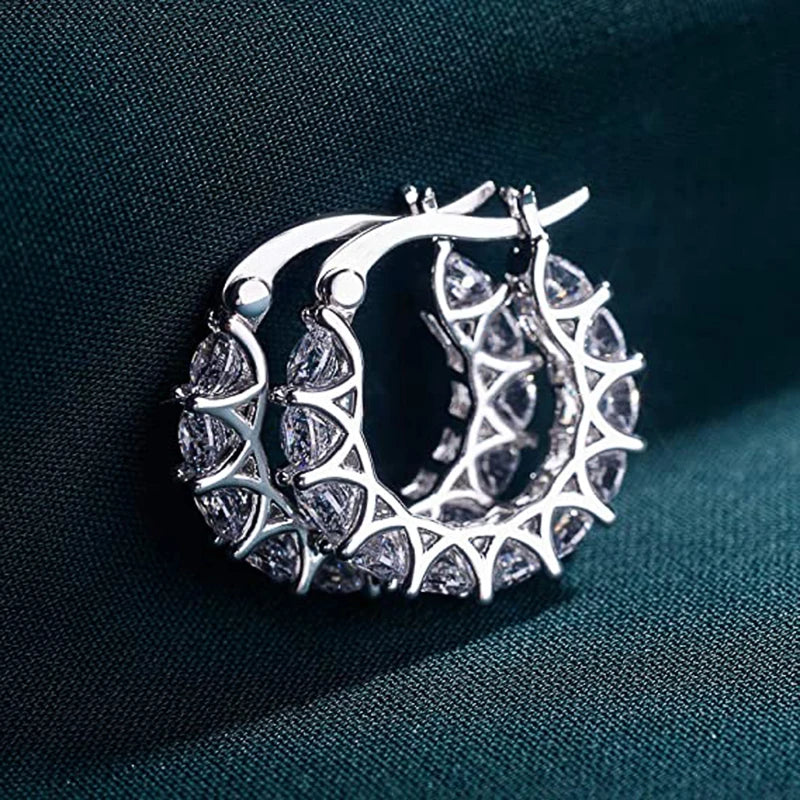 Brincos de Argola Huitan Full Paved com Cristais CZ para Mulheres Acessórios Deslumbrantes para Festas de Casamento Joias Delicadas para Presentes de Aniversário