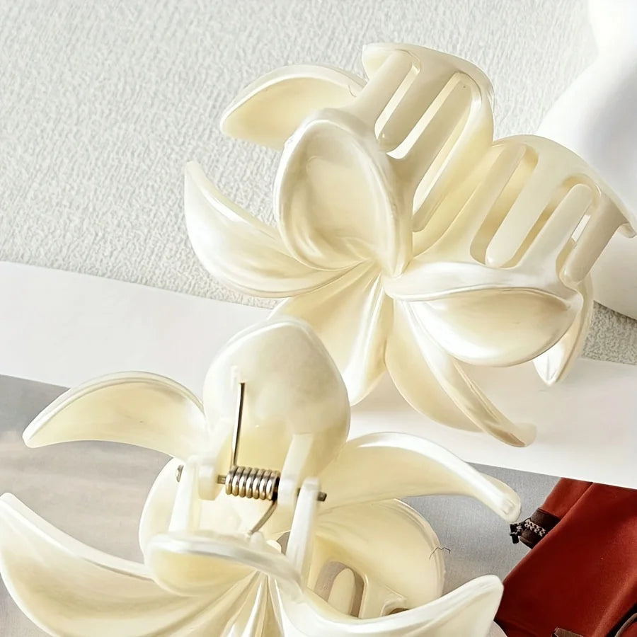 Chic Large Acrylic Flower Hair Claw Floral Accessory