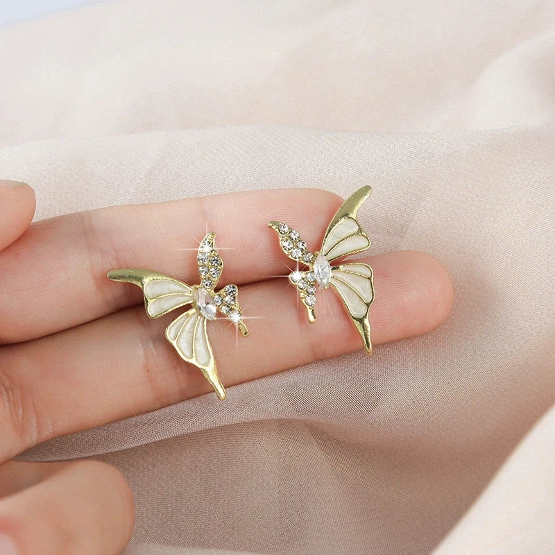 Brincos de Borboleta de Esmalte Branco para Mulheres Nova Tendência Coreana Menina Estética Amor Vida Diária Joias Minimalistas