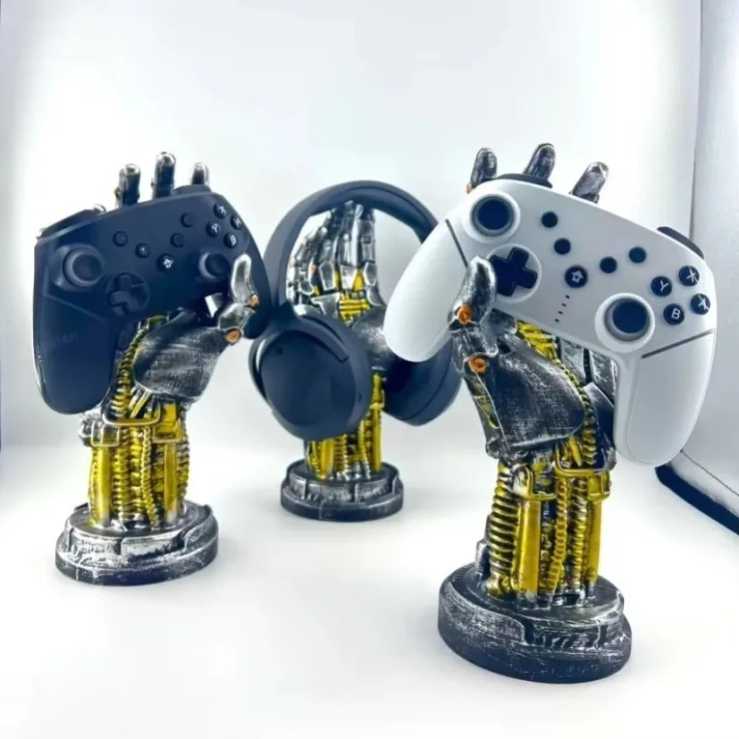 New Creative Games Controller Desktop Headphone Stand Cyberpunk Mechanical Arm Simulated Robot Hand Sculpture Stautes Decoration