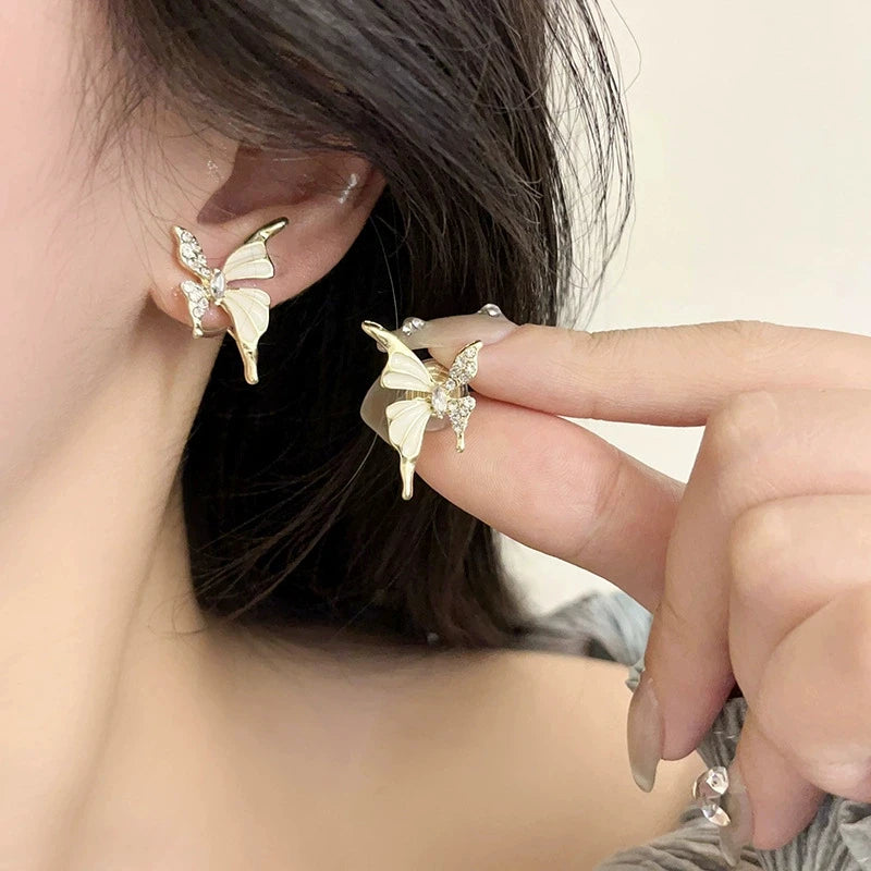 Brincos de Borboleta de Esmalte Branco para Mulheres Nova Tendência Coreana Menina Estética Amor Vida Diária Joias Minimalistas