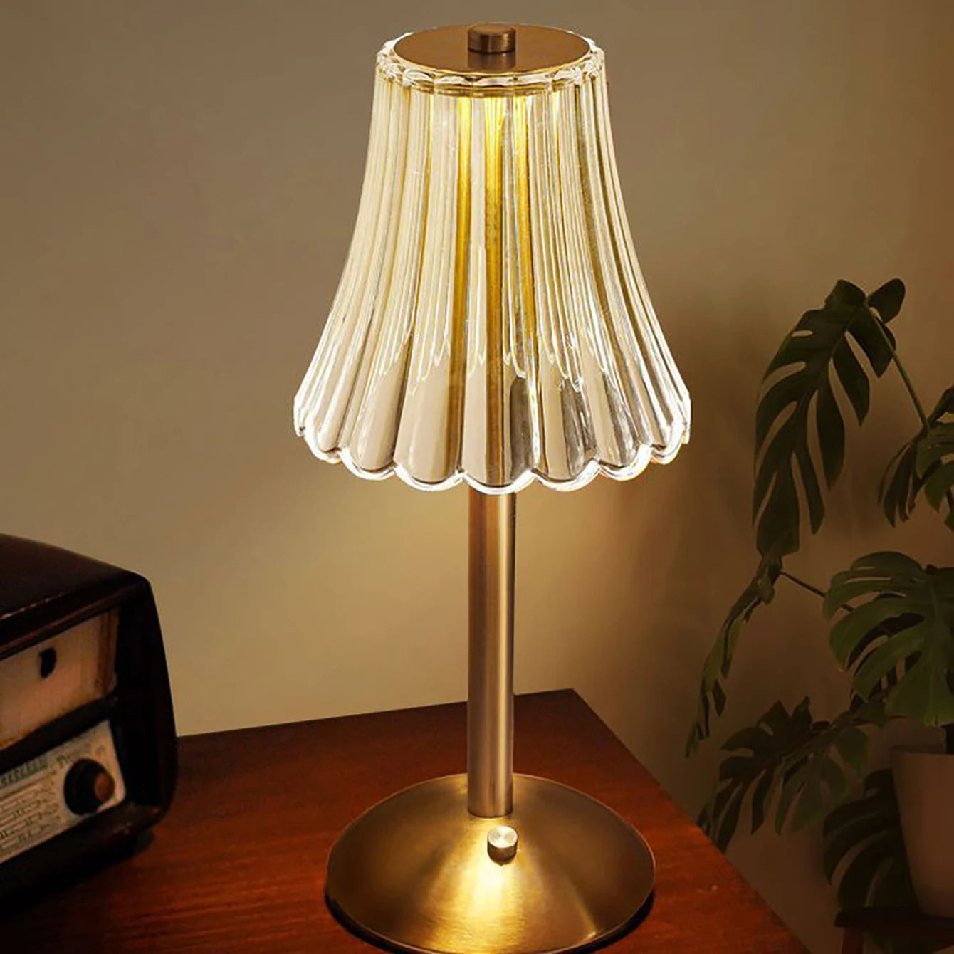 Table lamp bedroom, bedside lamp light luxury diamond crystal lamp high-end atmosphere lamp charging touch small night lamp