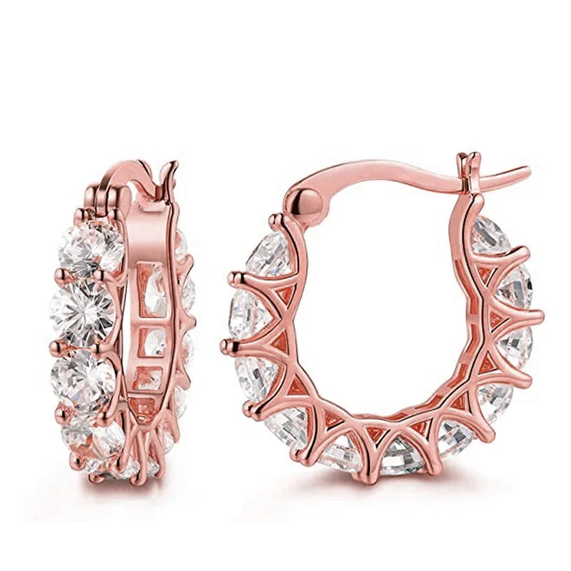Brincos de Argola Huitan Full Paved com Cristais CZ para Mulheres Acessórios Deslumbrantes para Festas de Casamento Joias Delicadas para Presentes de Aniversário