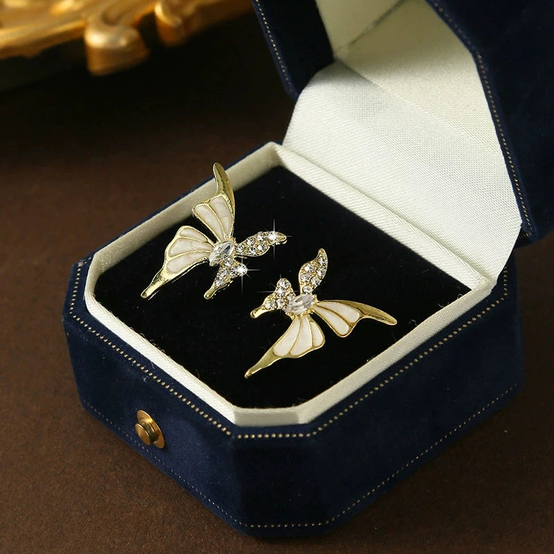 Brincos de Borboleta de Esmalte Branco para Mulheres Nova Tendência Coreana Menina Estética Amor Vida Diária Joias Minimalistas