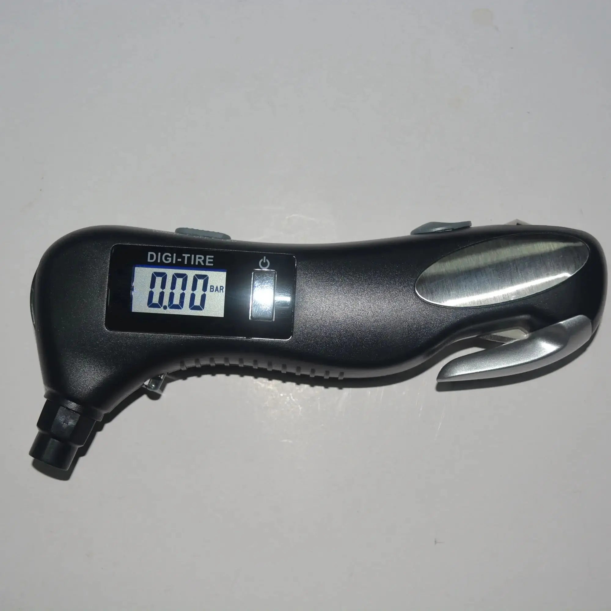 Digital tire pressure gauge, emergency lighting flashlight, car escape hammer, seat belt cutter, multi-functional self-rescue to